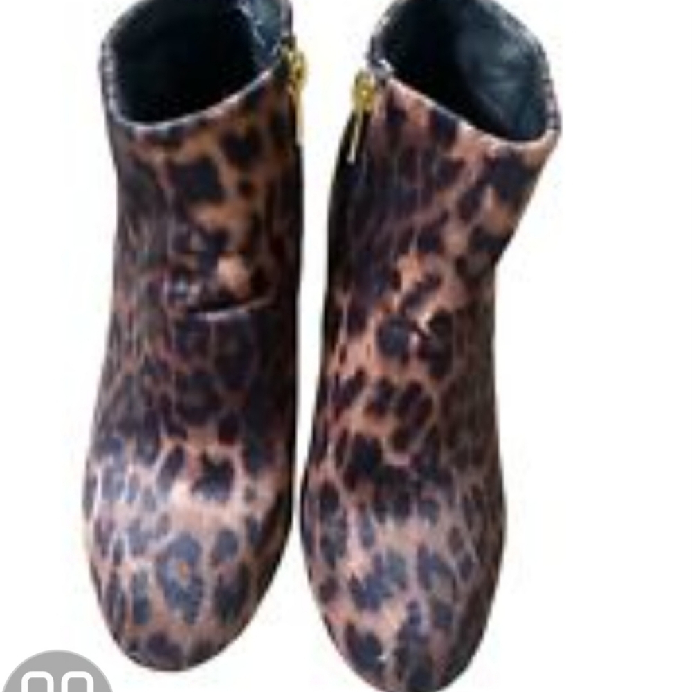 Bamboo Leopard print Ankle boots with goldtone heels - Picture 3 of 10